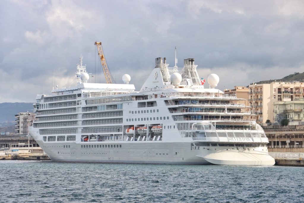 Nave crociera reggio calabria