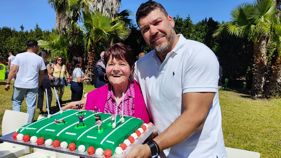 H. Amatori. L'autrice della torta, la mamma di Arancio