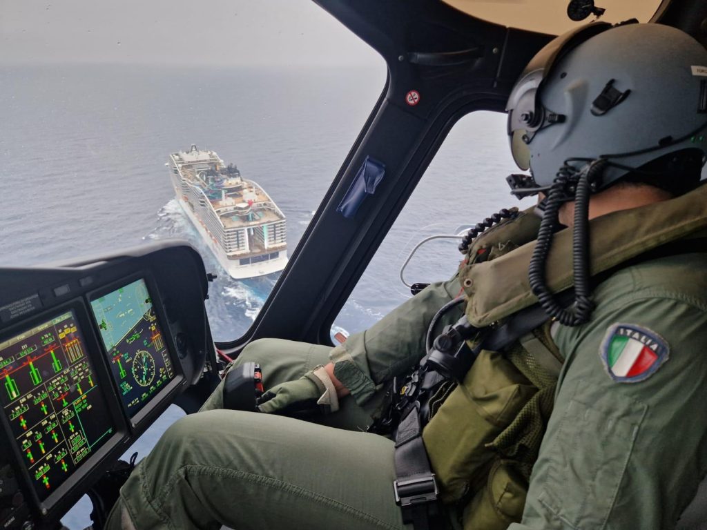 Nuovo Volo Urgente Di Un Elicottero Dell Aeronautica Per Una Donna