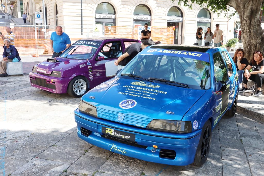 Auto Cronoscalata Santo Stefano Gambarie esposte a Piazza Italia Reggio Calabria