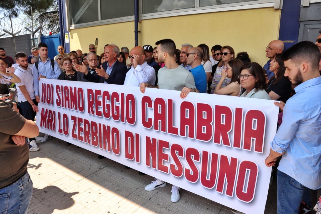 Manifestazione Aeroporto Stretto