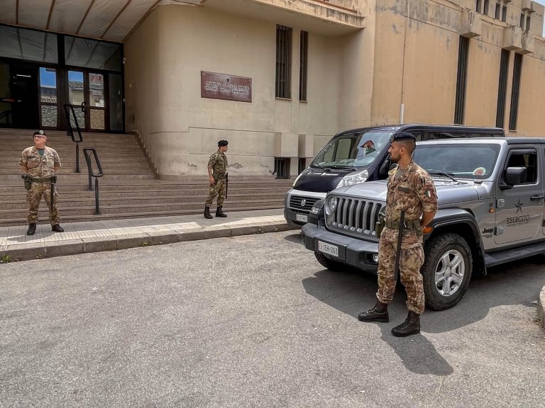 Pattuglia “Strade Sicure” presso uffici giudiziari di Termini Imerese (PA)