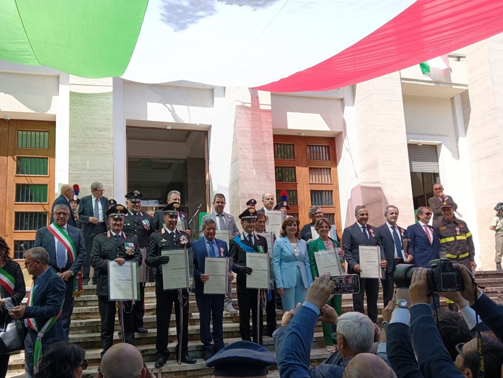 cosenza festa della repubblica luca fusaro insignito OMRI