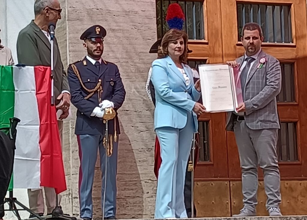 cosenza festa della repubblica luca fusaro insignito OMRI