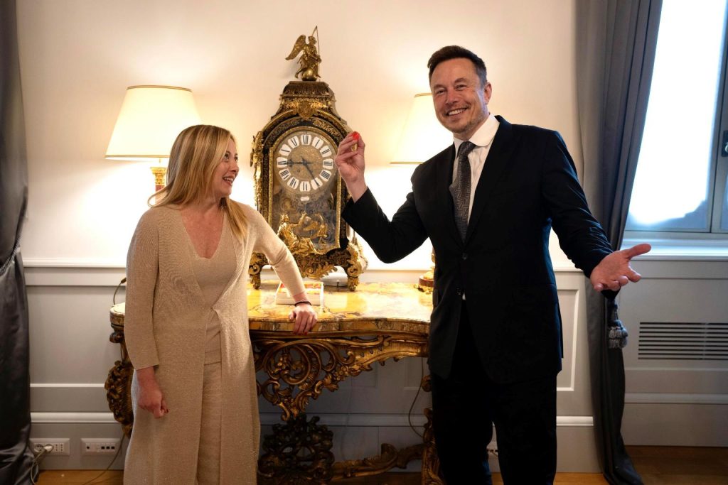 L'incontro tra il Presidente del Consiglio Giorgia Meloni ed Elon Musk a Palazzo Chigi