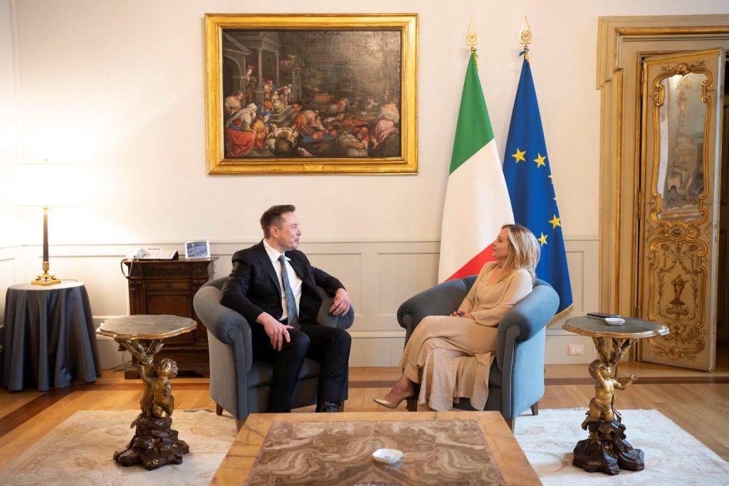 L'incontro tra il Presidente del Consiglio Giorgia Meloni ed Elon Musk a Palazzo Chigi