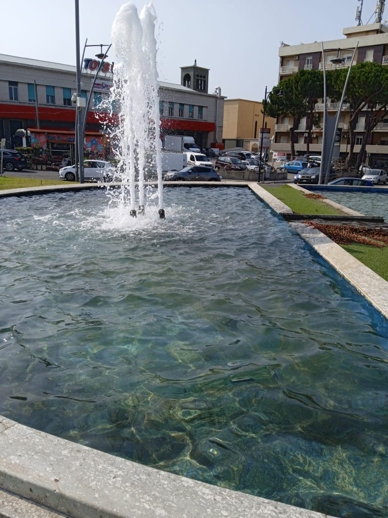 fontana piazza mino reitano