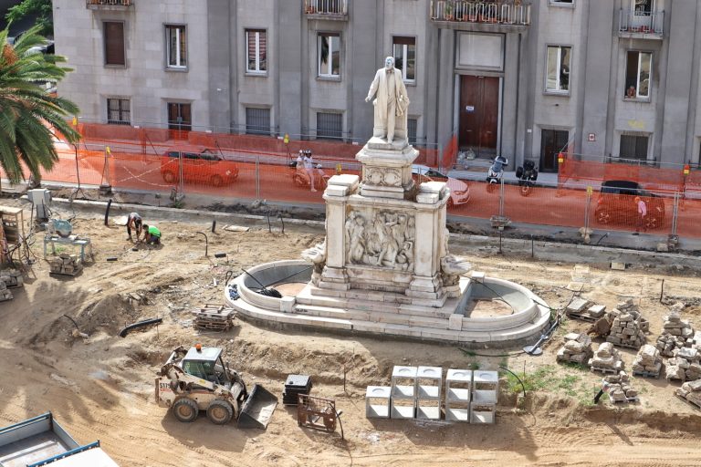 lavori piazza de nava