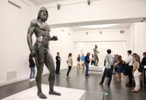 visita bronzi di riace giovani assemblea intermediterranea