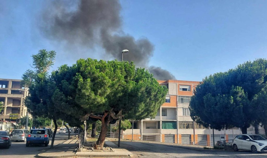 Incendio viale europa reggio