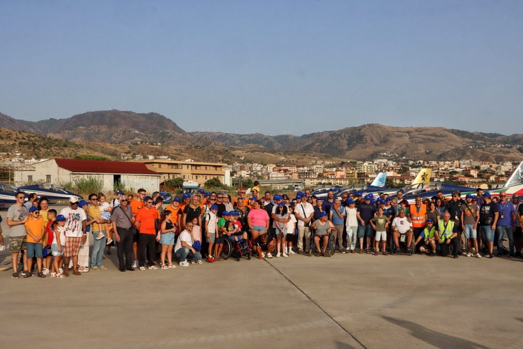 Aerei Frecce Tricolori iniziativa aeroclub dello Stretto