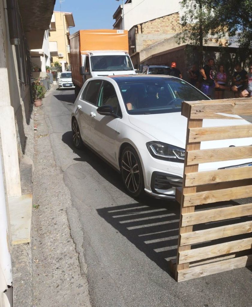 Protesta Croce Valanidi mancanza d'acqua