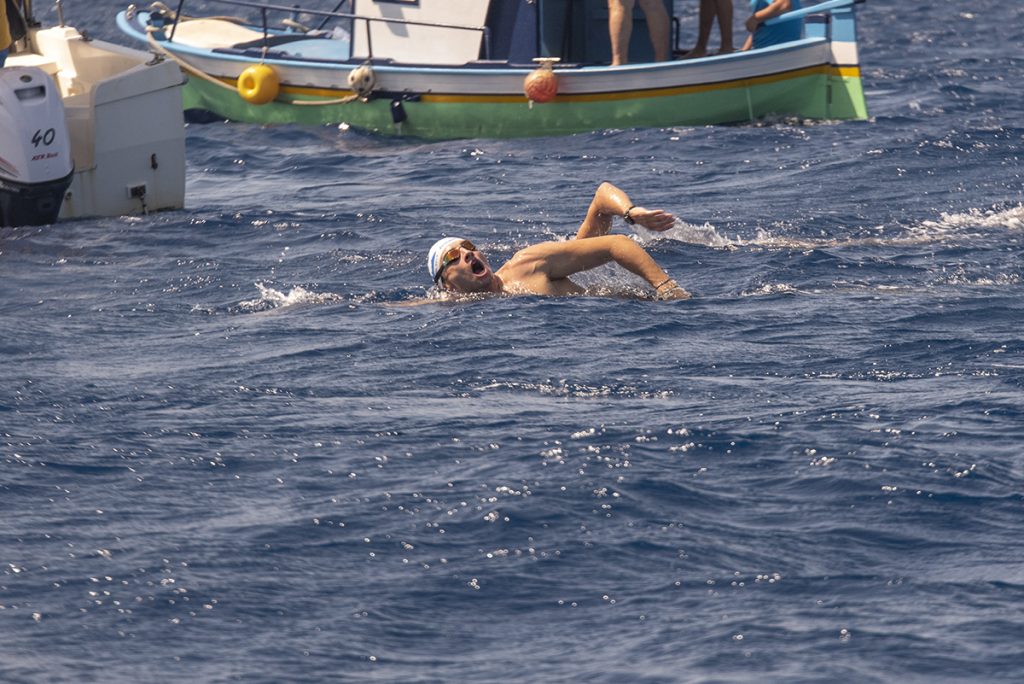 Stretto di messina a nuoto