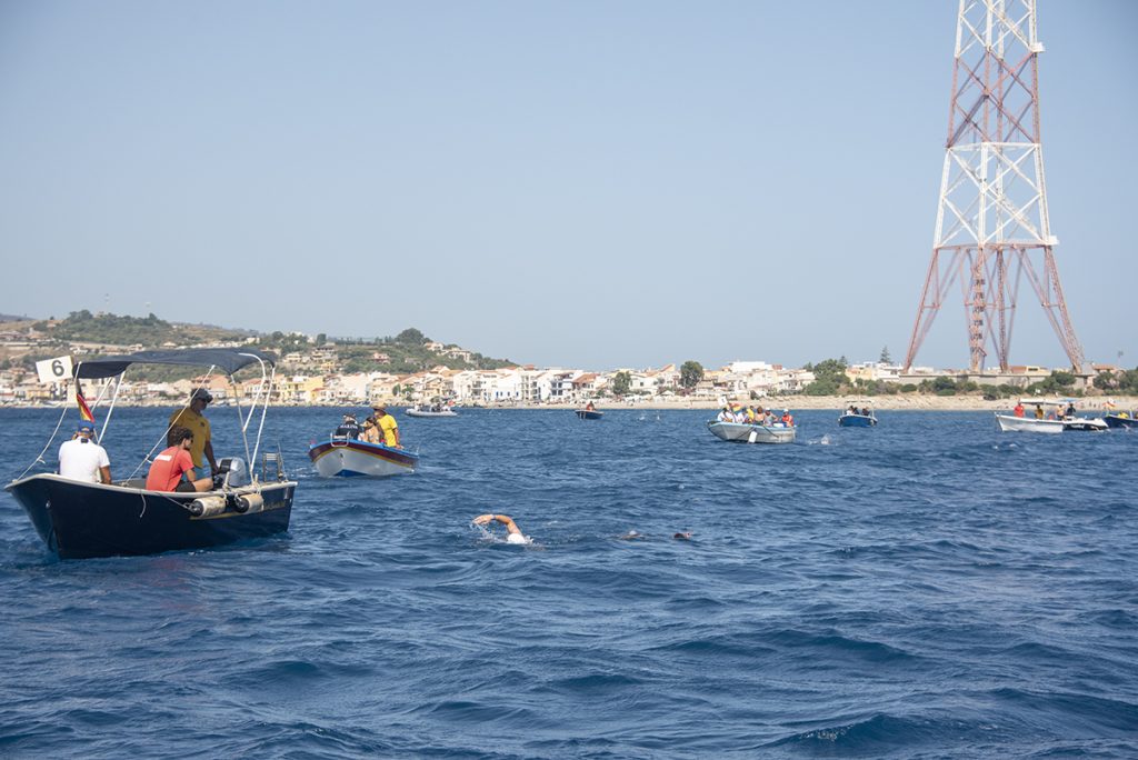 Stretto di messina a nuoto