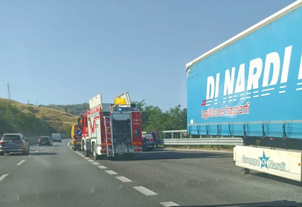 Vigili fuoco autostrada