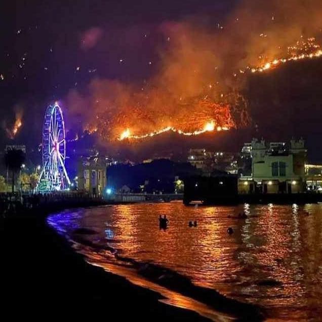 mondello palermo incendio