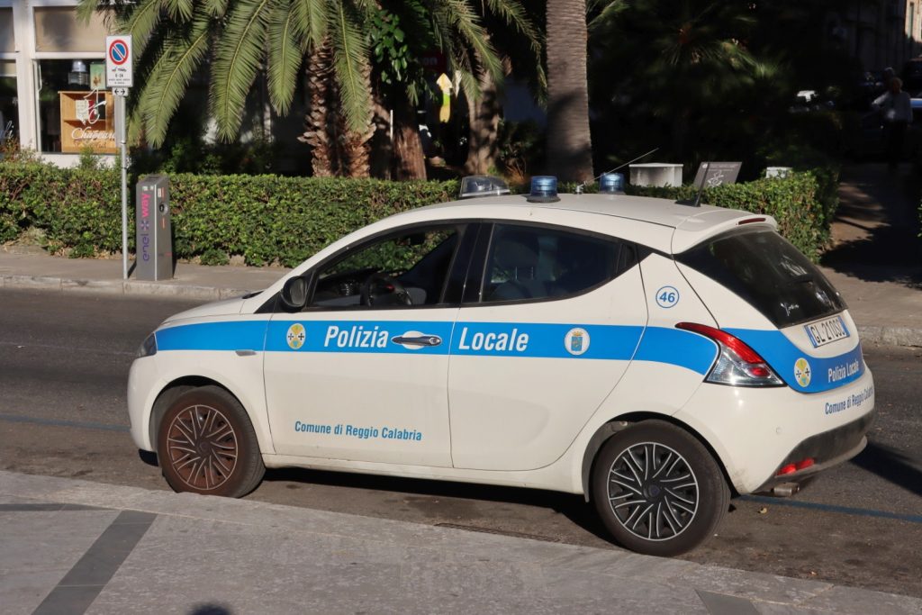 polizia locale reggio calabria lungomare