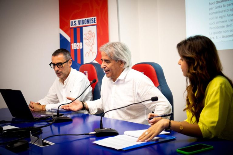 Conferenza stampa Vibonese azionariato popolare