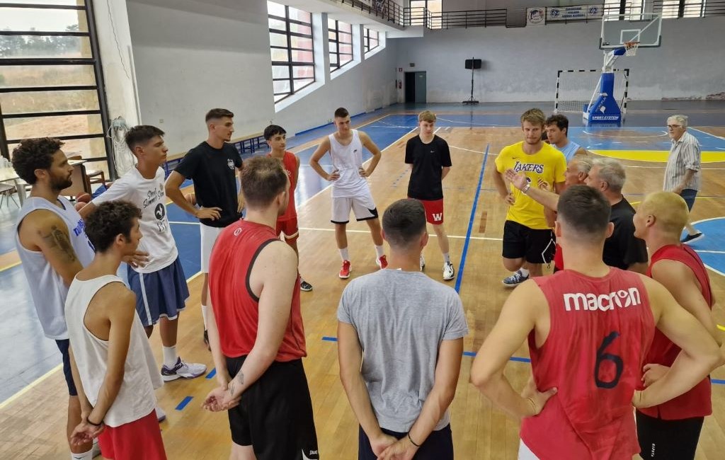 Il gruppo della Basket School