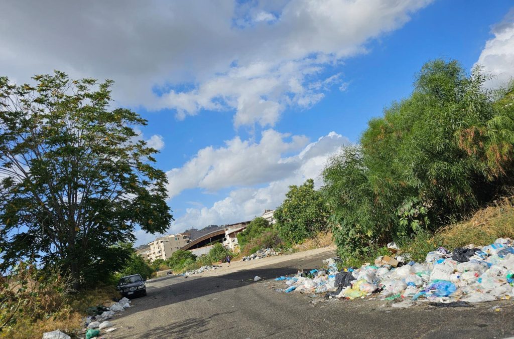 Rifiuti Via Vallone Mariannazzo Reggio Calabria