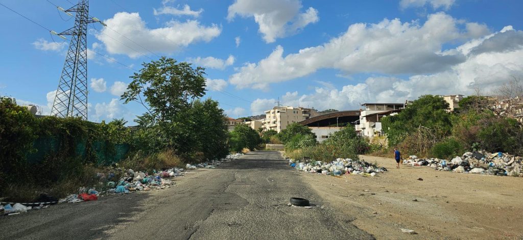 Rifiuti Via Vallone Mariannazzo Reggio Calabria