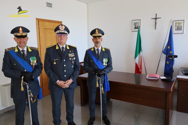 Guardia finanza: cambio al vertice del comando di Crotone