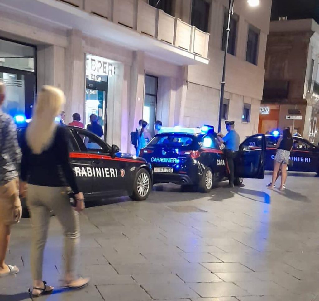 carabinieri corso garibaldi sera