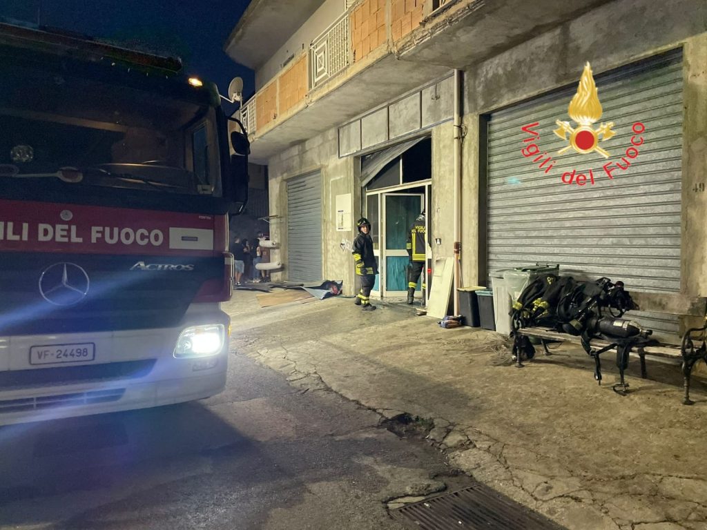 incendio attività commerciale catanzaro