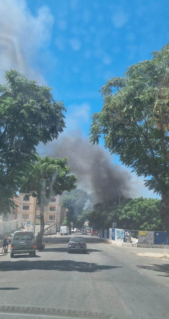 incendio rifiuti piazza del popolo