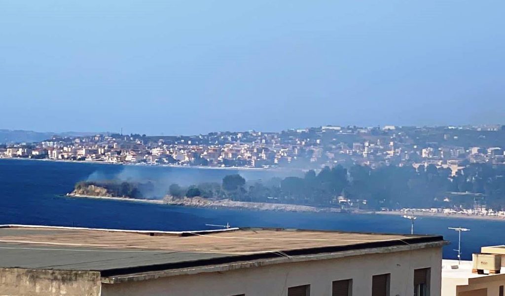 incendio vicino l'oasi