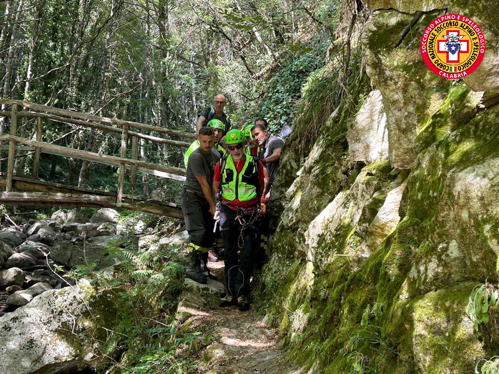 soccorso alpino recupero donna caduta