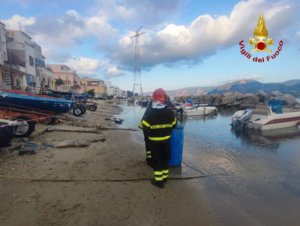 vigili del fuoco fusto mare