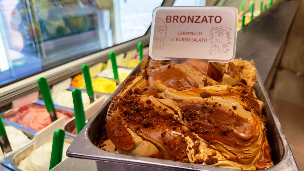 Gusto Bronzato Gelateria Cesare