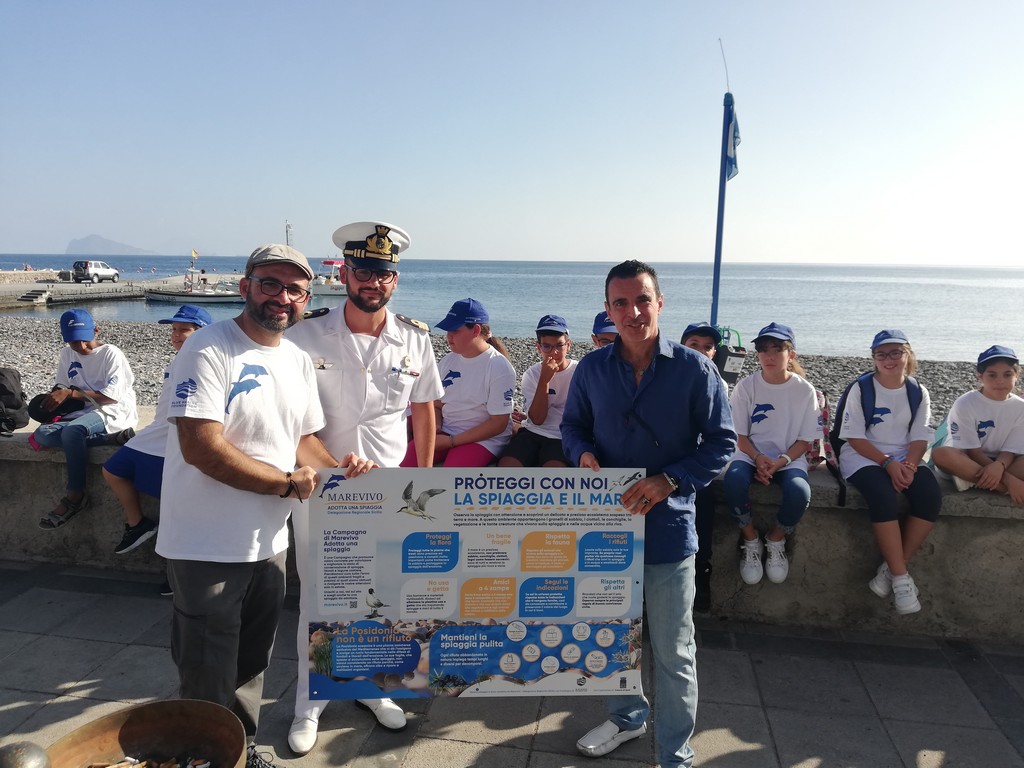 Progetto Adotta una Spiaggia in Sicilia raccolti mozziconi sigaretta