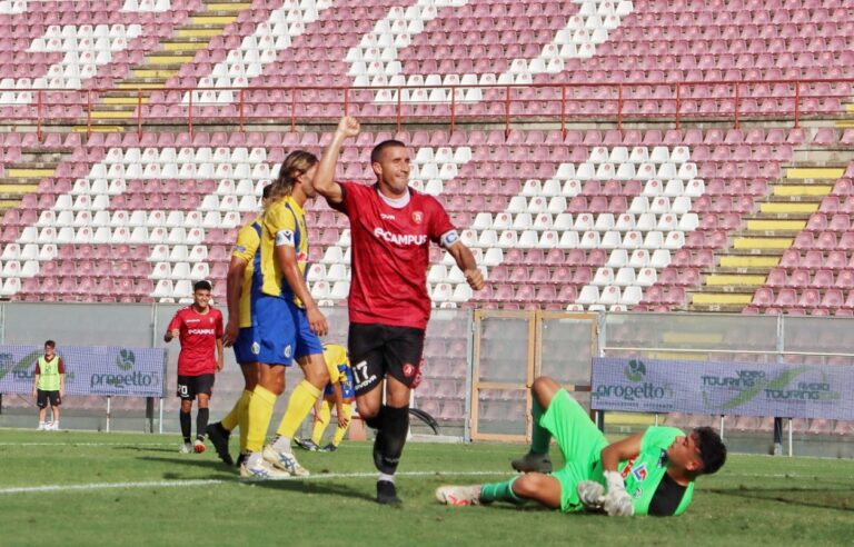 Reggina Fenice-Lamezia esultanza Barillà