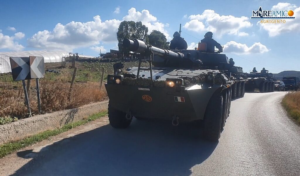 Sit in di protesta contro le esercitazioni militari a Punta bianca