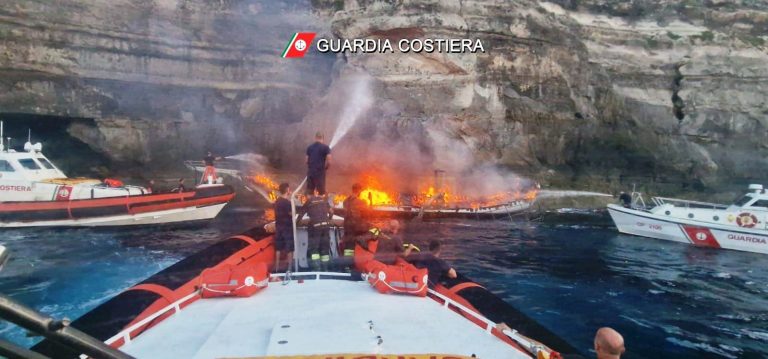 incendio traghetto lampedusa