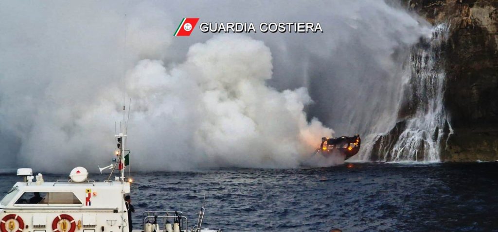 incendio traghetto lampedusa