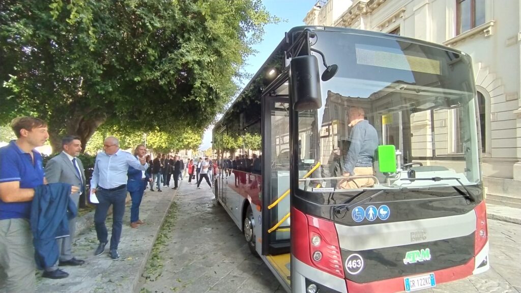 autobus atam palazzo san giorgio