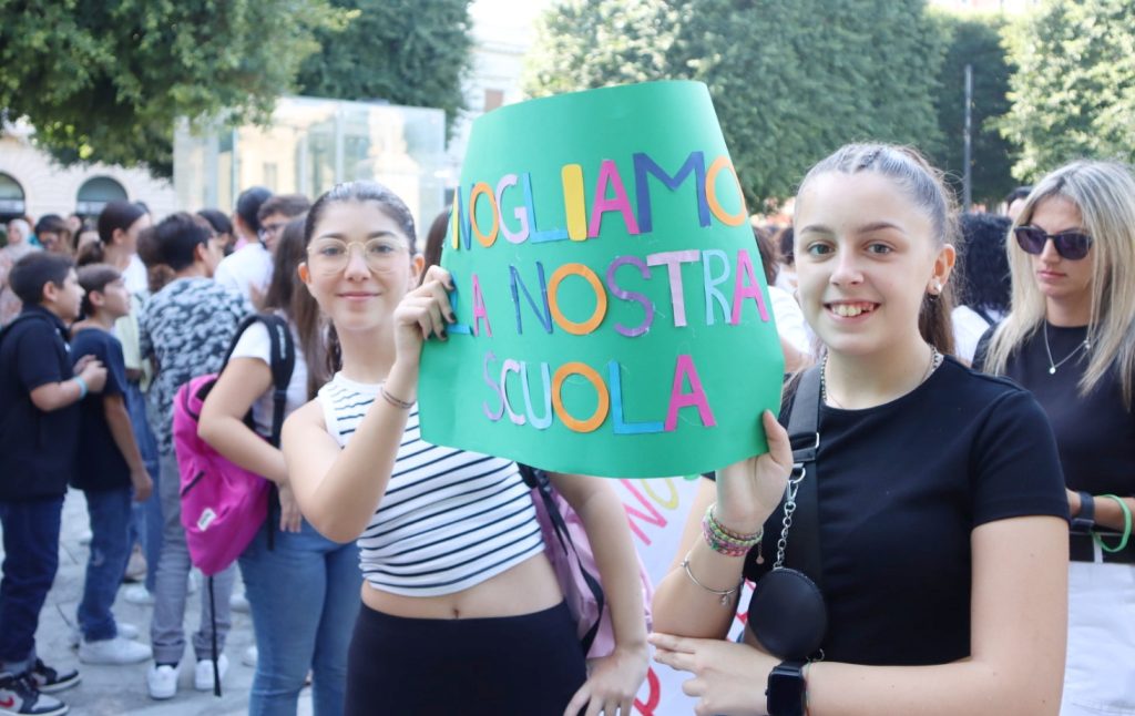 proteste genitori piazza Italia