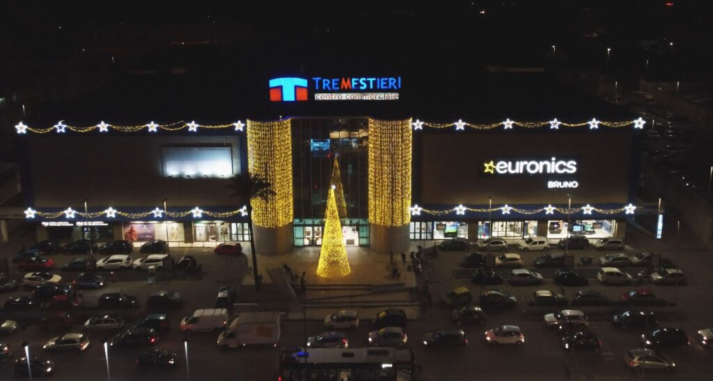 L'ingresso del Centro Commerciale Tremestieri