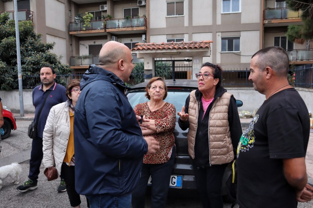 Riunione e raccolta firme Viale Messina contro pista ciclabile