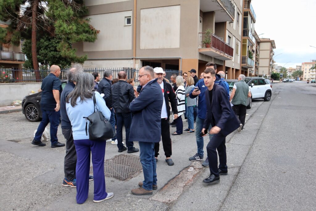 Riunione e raccolta firme Viale Messina contro pista ciclabile