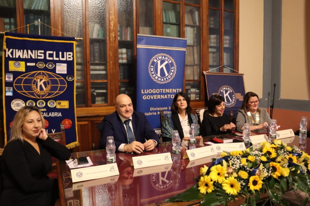 Tavola rotonda felicità genitori bambini a Palazzo Alvaro