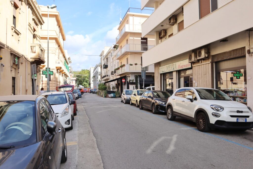 Via tripepi bloccata protesta dei commercianti