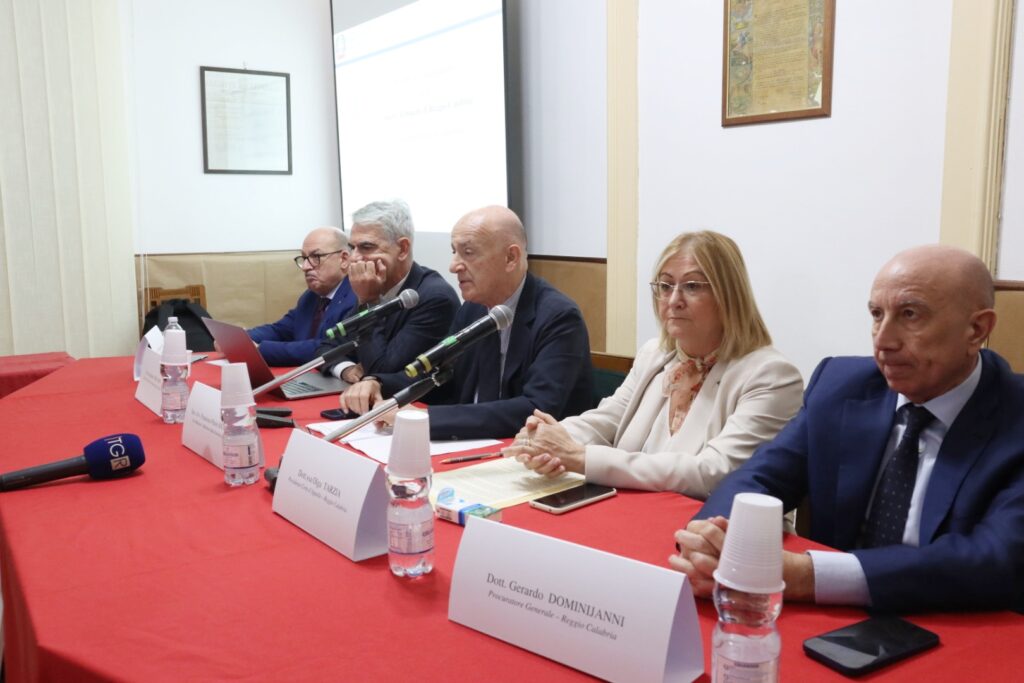 firma palazzo di giustizia reggio calabria