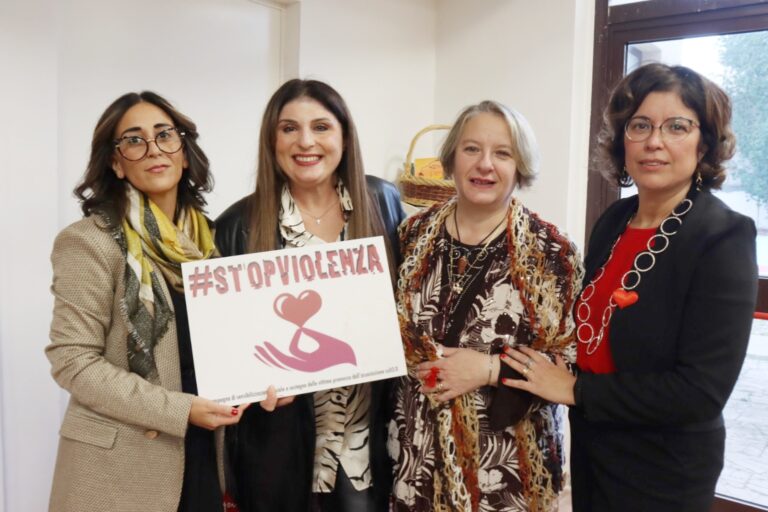 iniziativa contro violenze donne catona