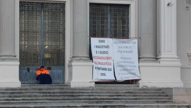 protesta quattrone tribunale