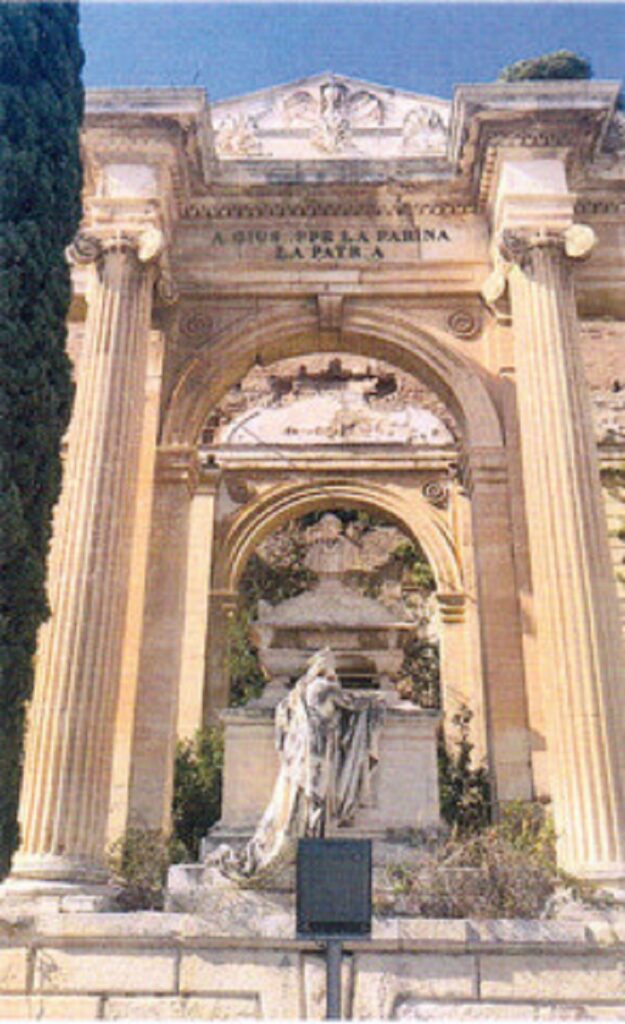 10 Tomba di Giuseppe La Farina - Foto di Emma Napoli - Liceo Archimede