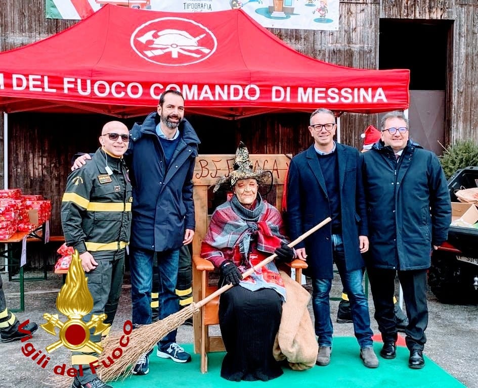 Befana Vigile del Fuoco Messina